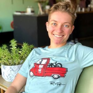 Meet your Posher, Holly